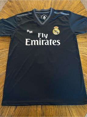 Real Madrid Fly Emirates Luka Modrić Black Men’s Football Jersey